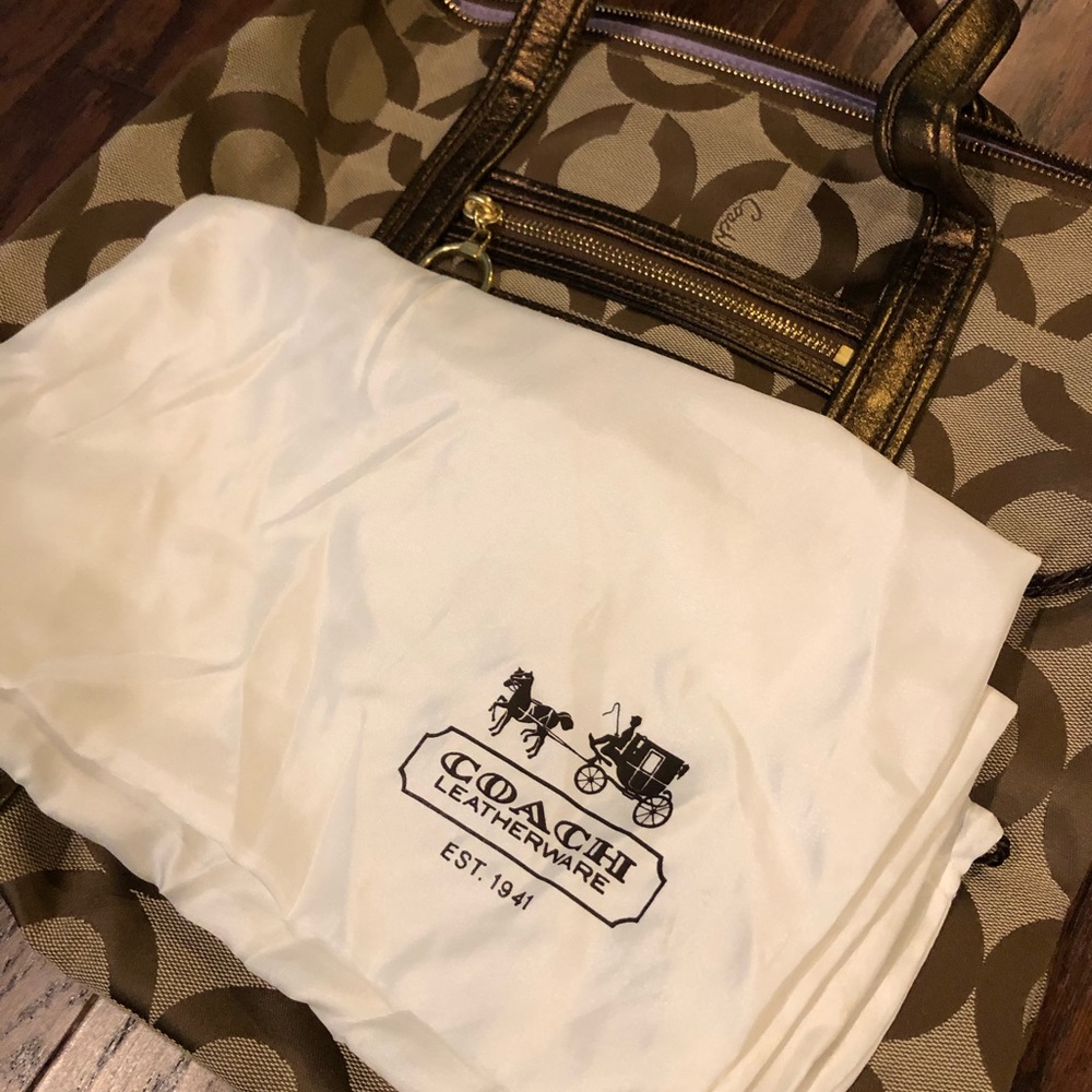 Coach Bag - Picture 7 of 8